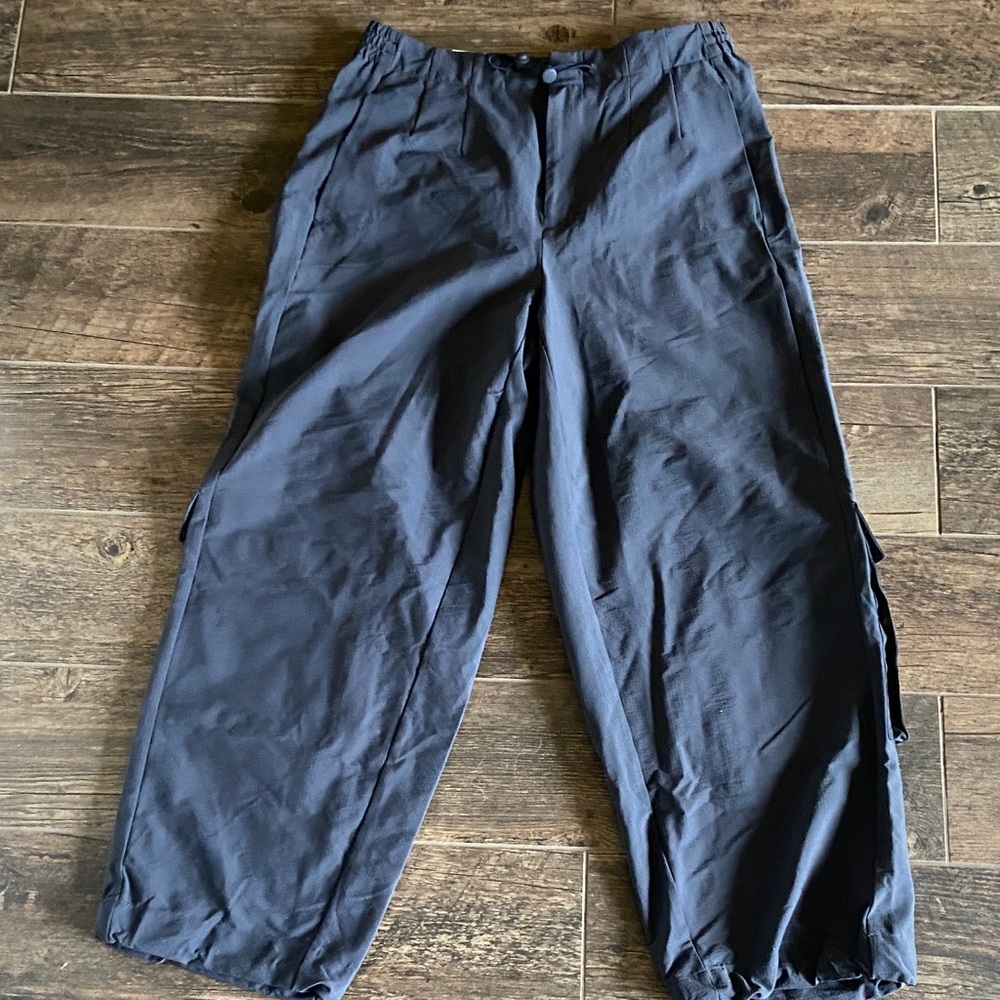 Women's Navy Active pants-medium NWT